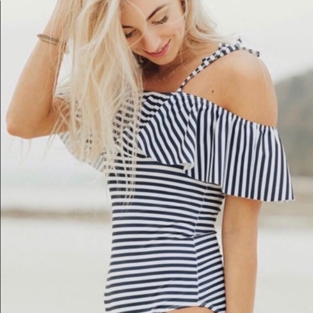 Albion Fit Icon Wave one piece swim NWOT
